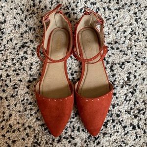 pointed toe flats